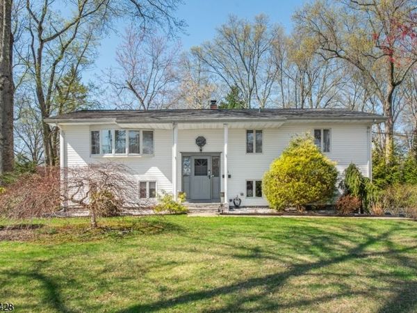 14 Green Dr, East Hanover, NJ 07936