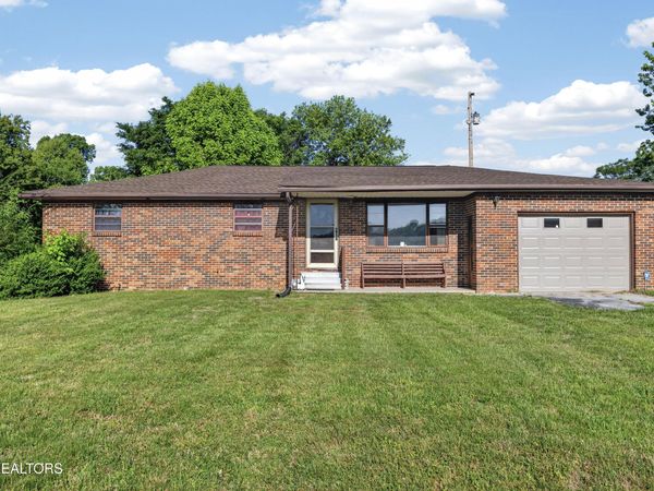 1018 New Hope Rd, Hilham, TN 38568