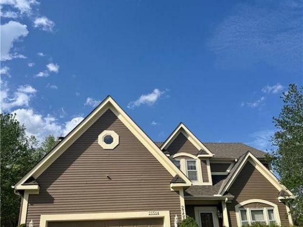 21514 W 51st Terrace, Shawnee Mission, KS 66226