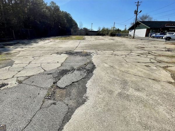 650 Roberts Drive, Riverdale, GA 30274