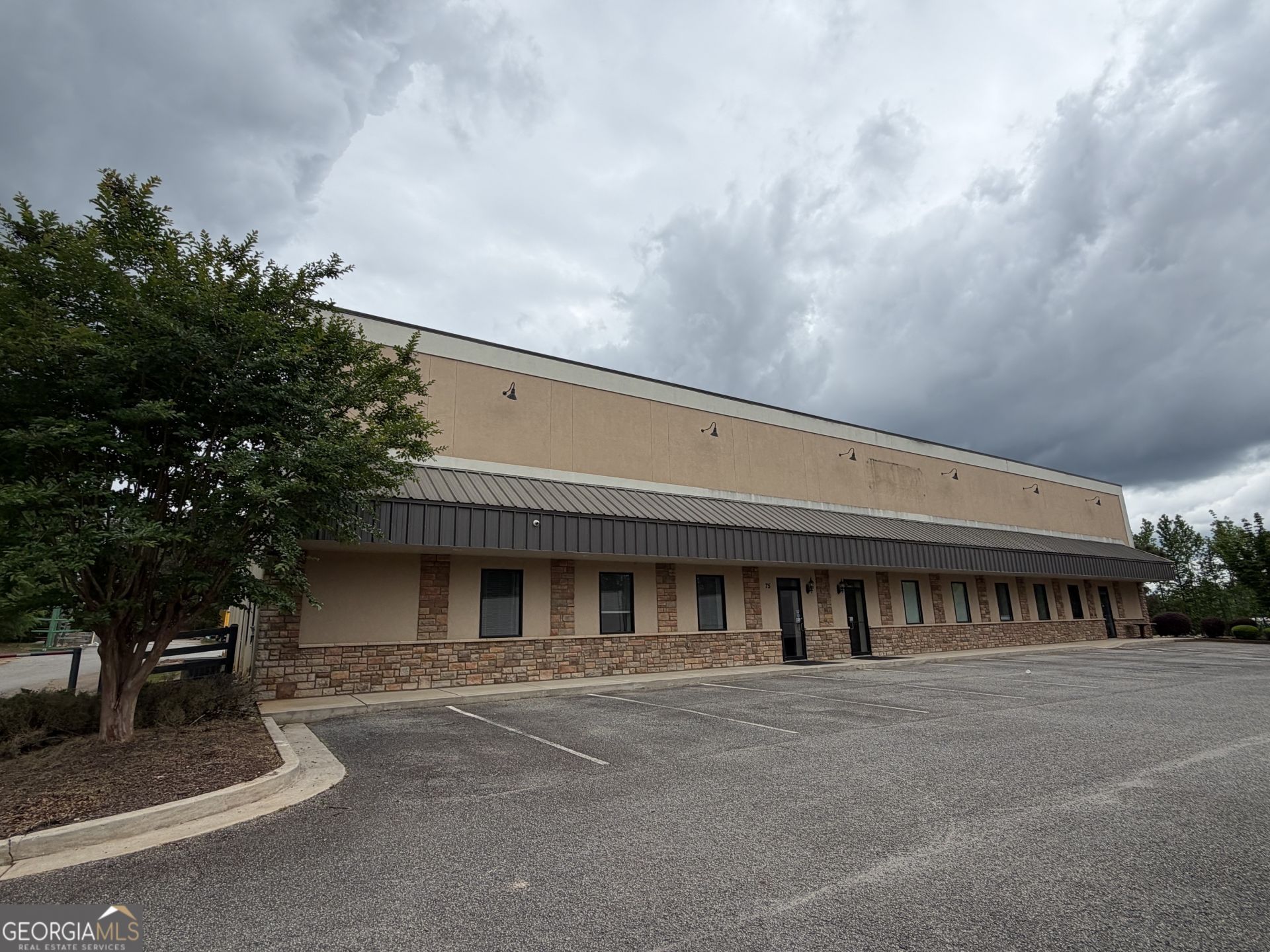 75 Parkway Drive N, Zebulon, GA 30295 Main Photo