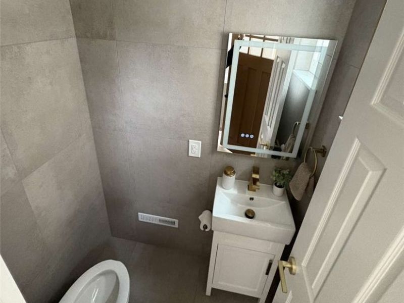 3326 Marioncliff Drive, Parma, OH 44134 Photo 5