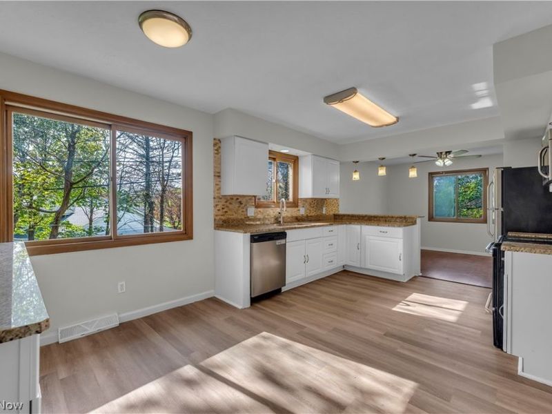 2540 Charney Road, University Heights, OH 44118 Photo 12