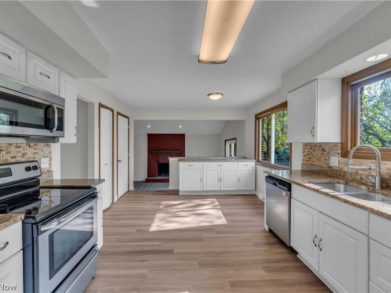 2540 Charney Road, University Heights, OH 44118 Photo 14