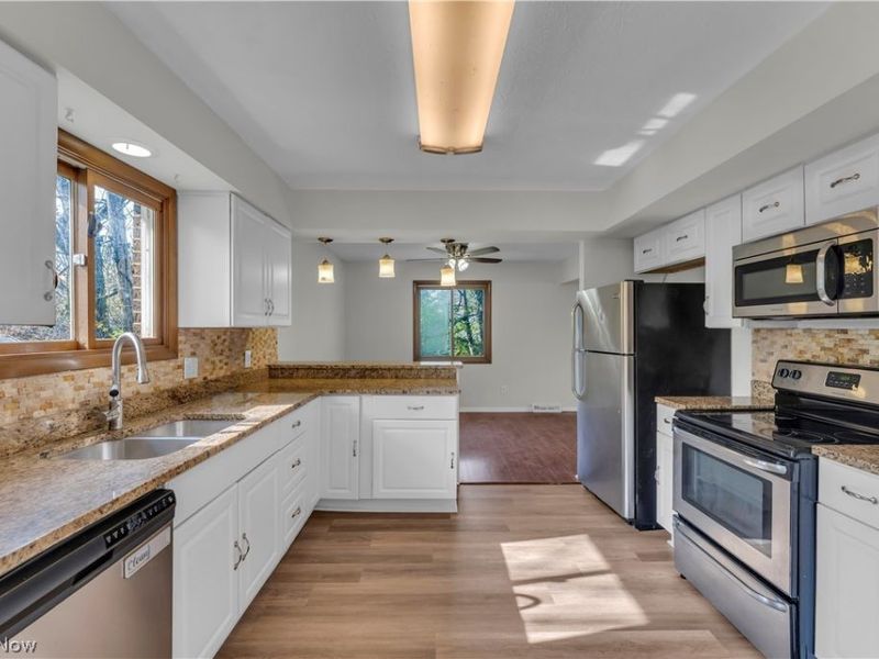 2540 Charney Road, University Heights, OH 44118 Photo 15