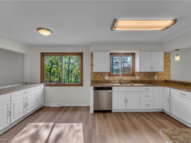 2540 Charney Road, University Heights, OH 44118 Photo 17