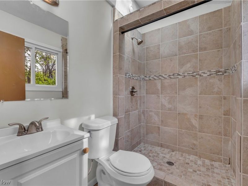 2540 Charney Road, University Heights, OH 44118 Photo 30