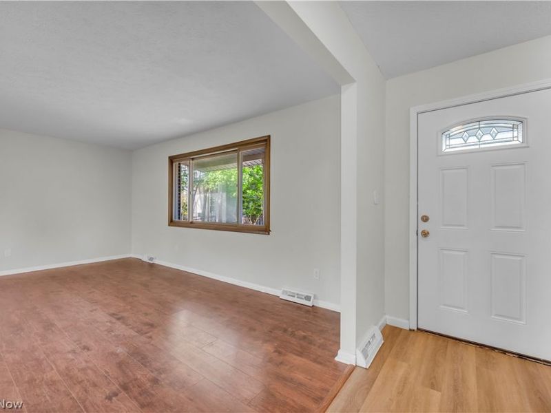 2540 Charney Road, University Heights, OH 44118 Photo 4