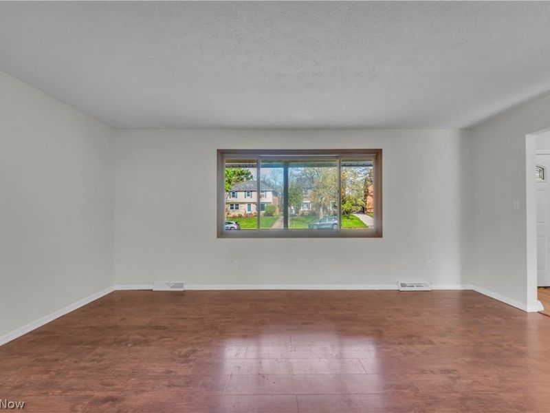 2540 Charney Road, University Heights, OH 44118 Photo 5