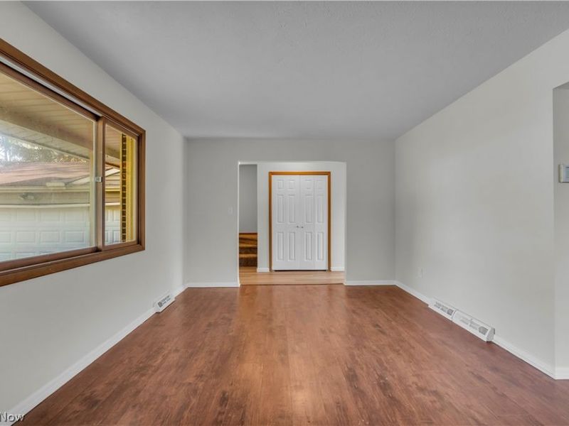 2540 Charney Road, University Heights, OH 44118 Photo 6