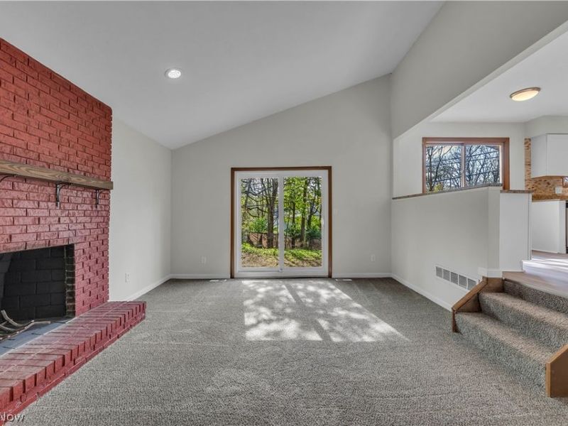 2540 Charney Road, University Heights, OH 44118 Photo 9