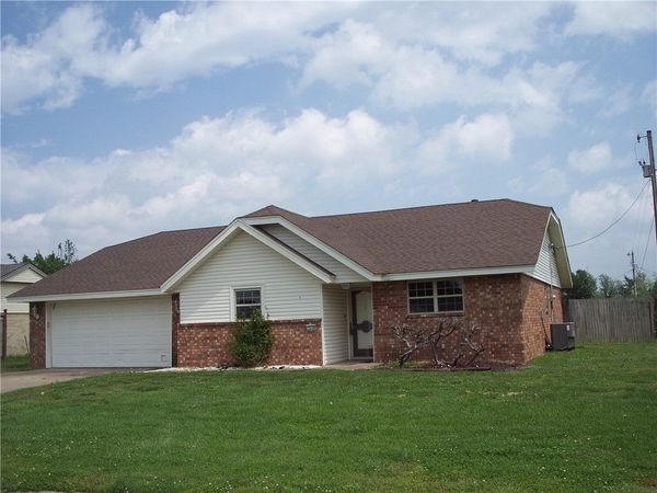 1538 S Heritage Circle, Rogers, AR 72758