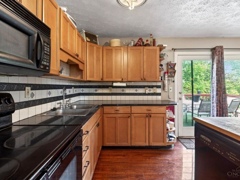 9946 Greenriver Drive, Cincinnati, OH 45231 Photo 6