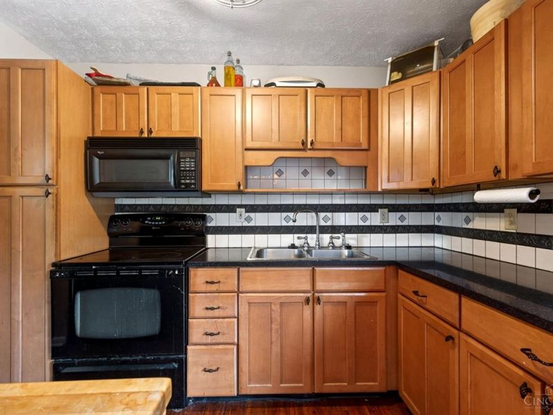 9946 Greenriver Drive, Cincinnati, OH 45231 Photo 9