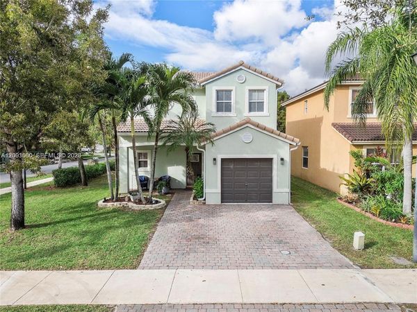 1975 SE 14 St , Homestead, FL 33035