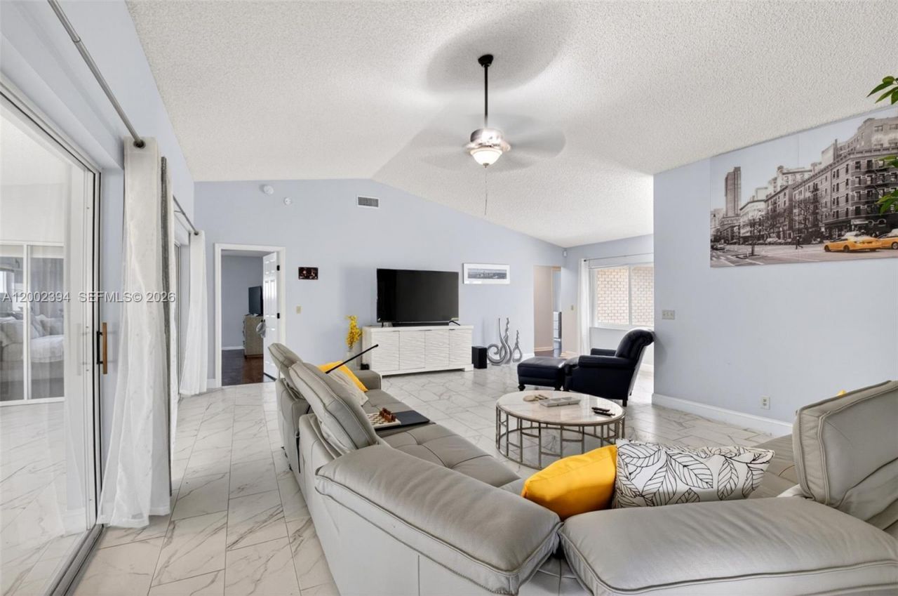 10982 S Greentrail Dr S, Boynton Beach, FL 33436 Photo