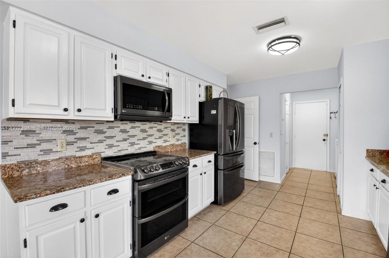 10982 S Greentrail Dr S, Boynton Beach, FL 33436 Photo