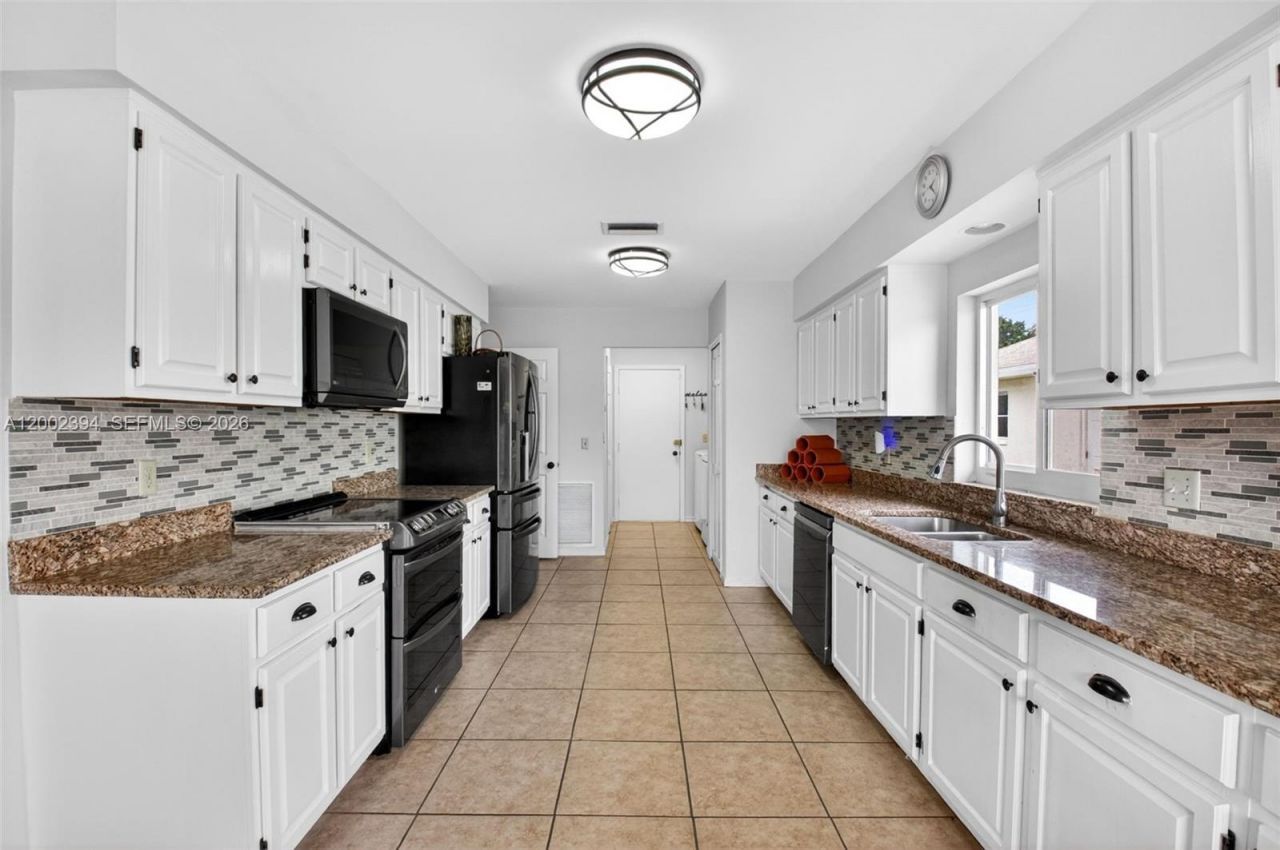 10982 S Greentrail Dr S, Boynton Beach, FL 33436 Photo