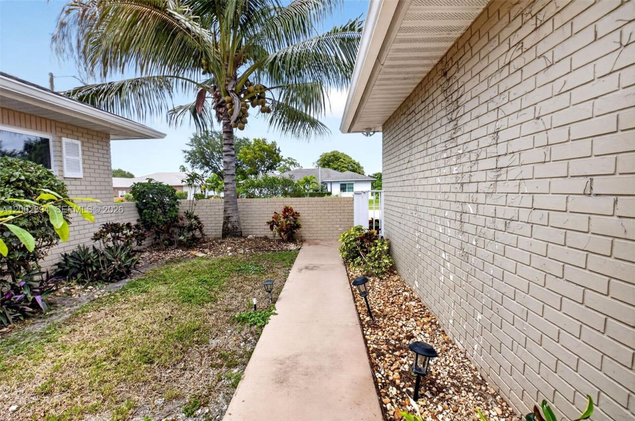 10982 S Greentrail Dr S, Boynton Beach, FL 33436 Photo