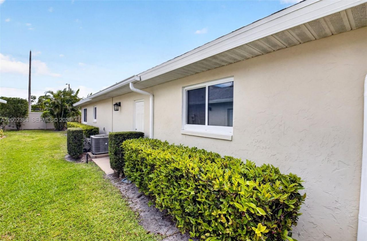 10982 S Greentrail Dr S, Boynton Beach, FL 33436 Photo
