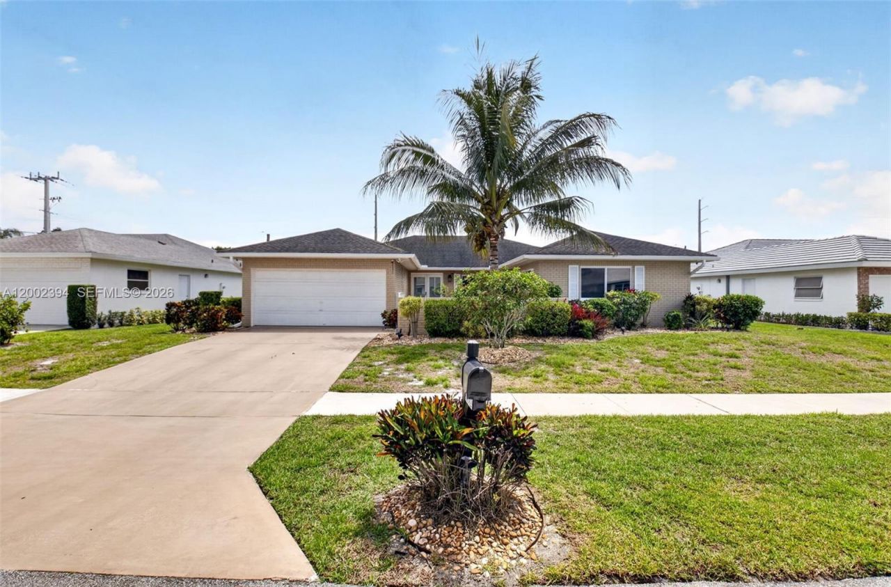 10982 S Greentrail Dr S, Boynton Beach, FL 33436 Photo