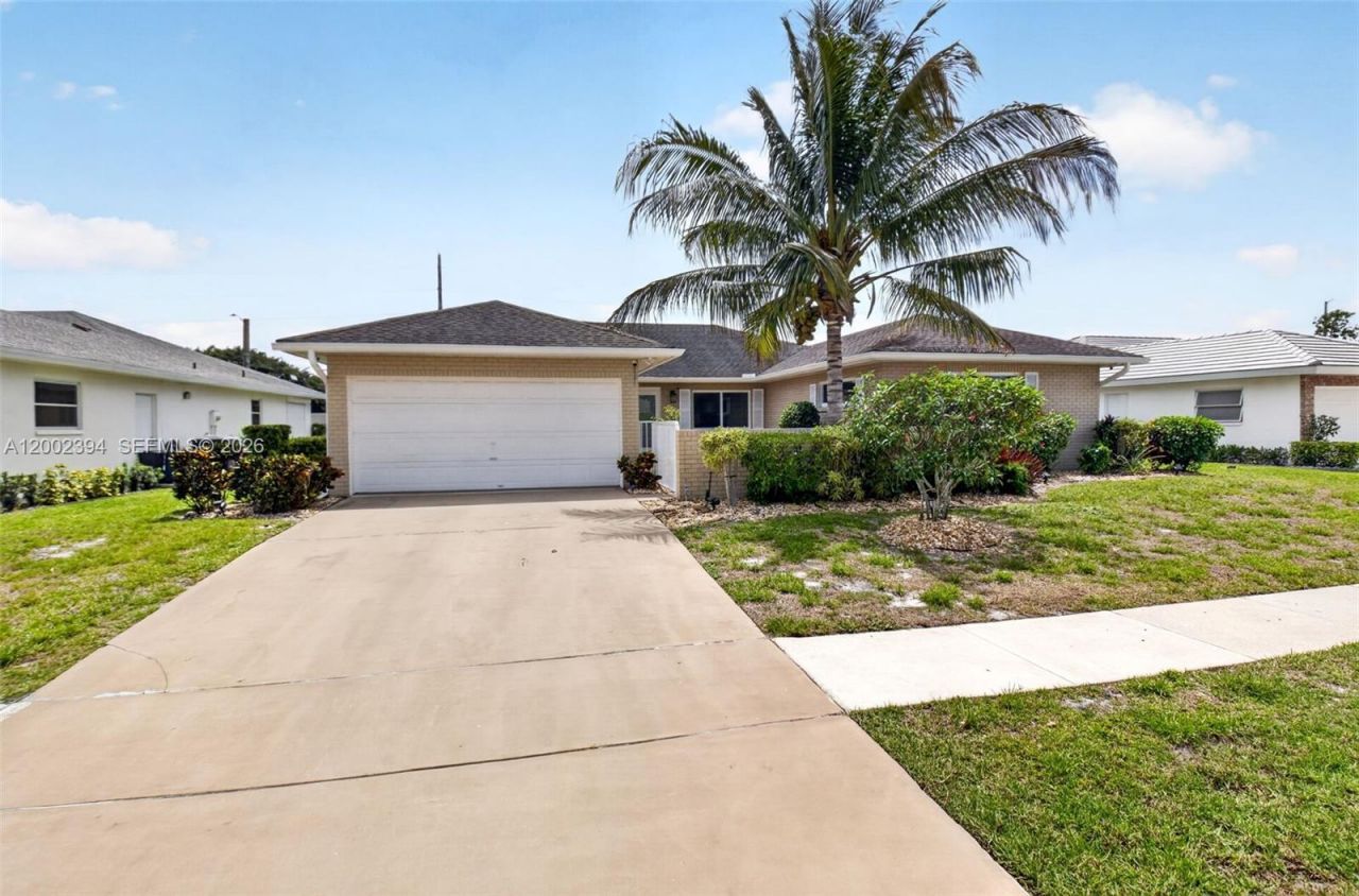 10982 S Greentrail Dr S, Boynton Beach, FL 33436 Photo
