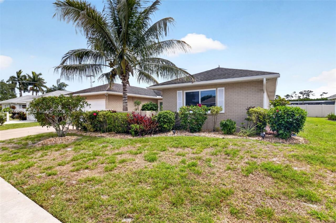 10982 S Greentrail Dr S, Boynton Beach, FL 33436 Photo