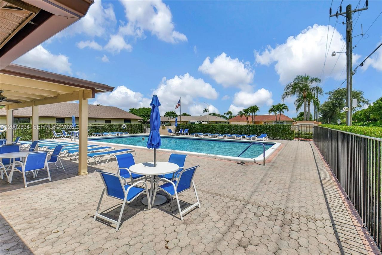 10982 S Greentrail Dr S, Boynton Beach, FL 33436 Photo