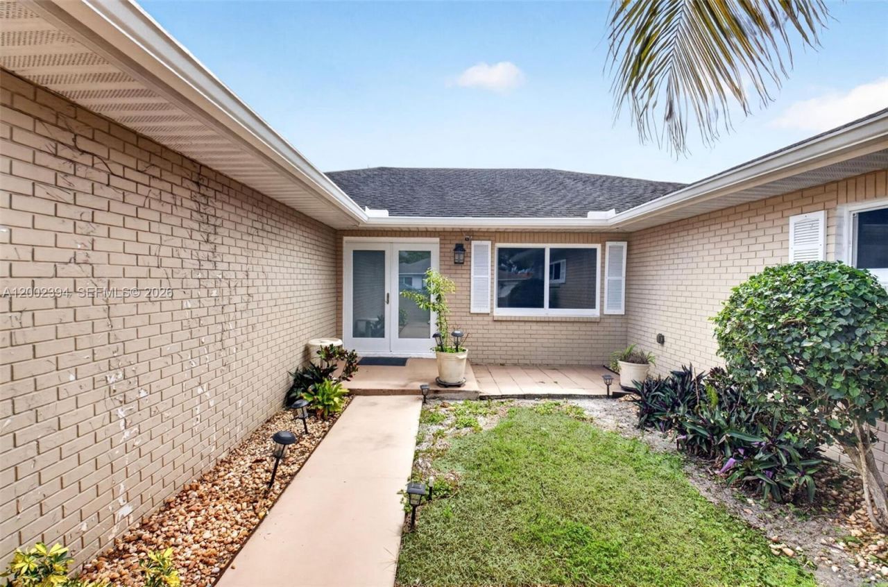 10982 S Greentrail Dr S, Boynton Beach, FL 33436 Photo