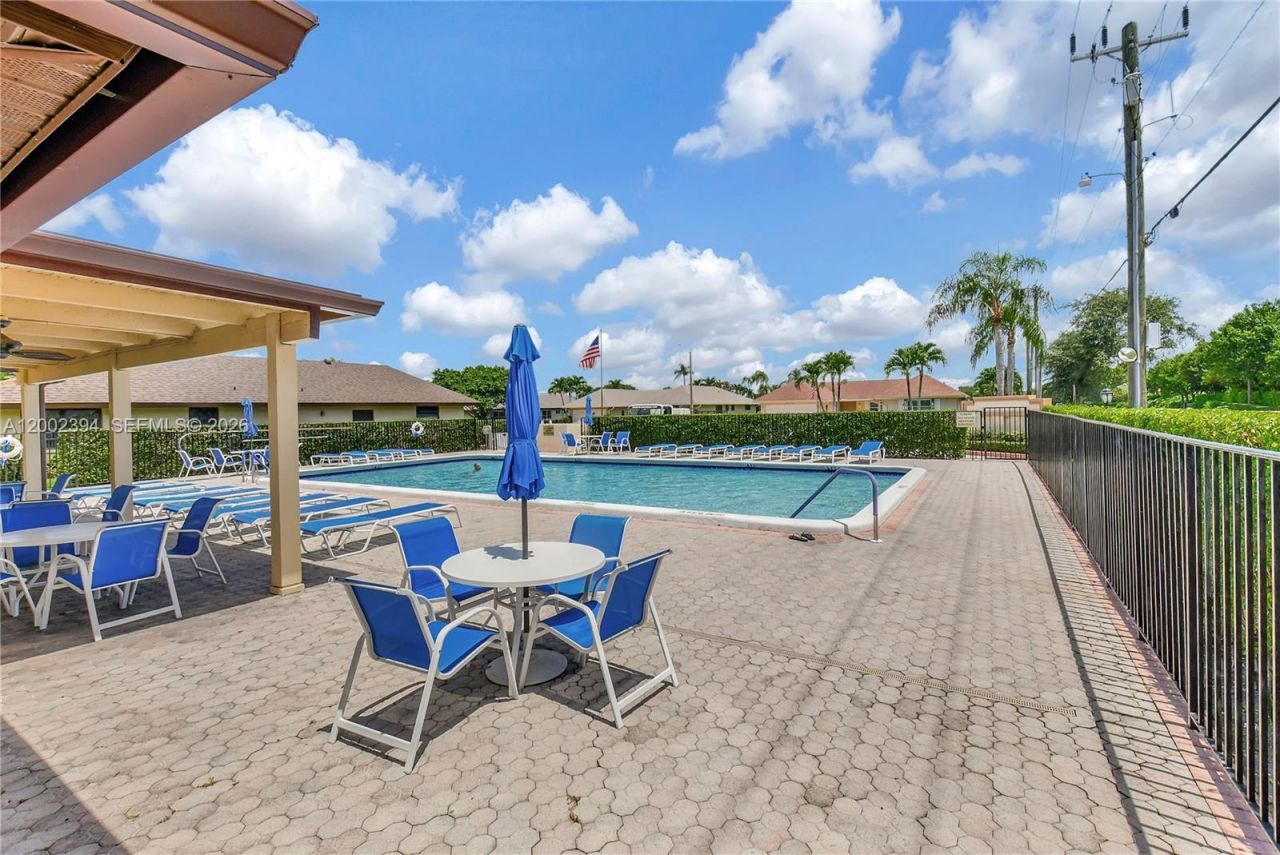 10982 S Greentrail Dr S, Boynton Beach, FL 33436 Photo