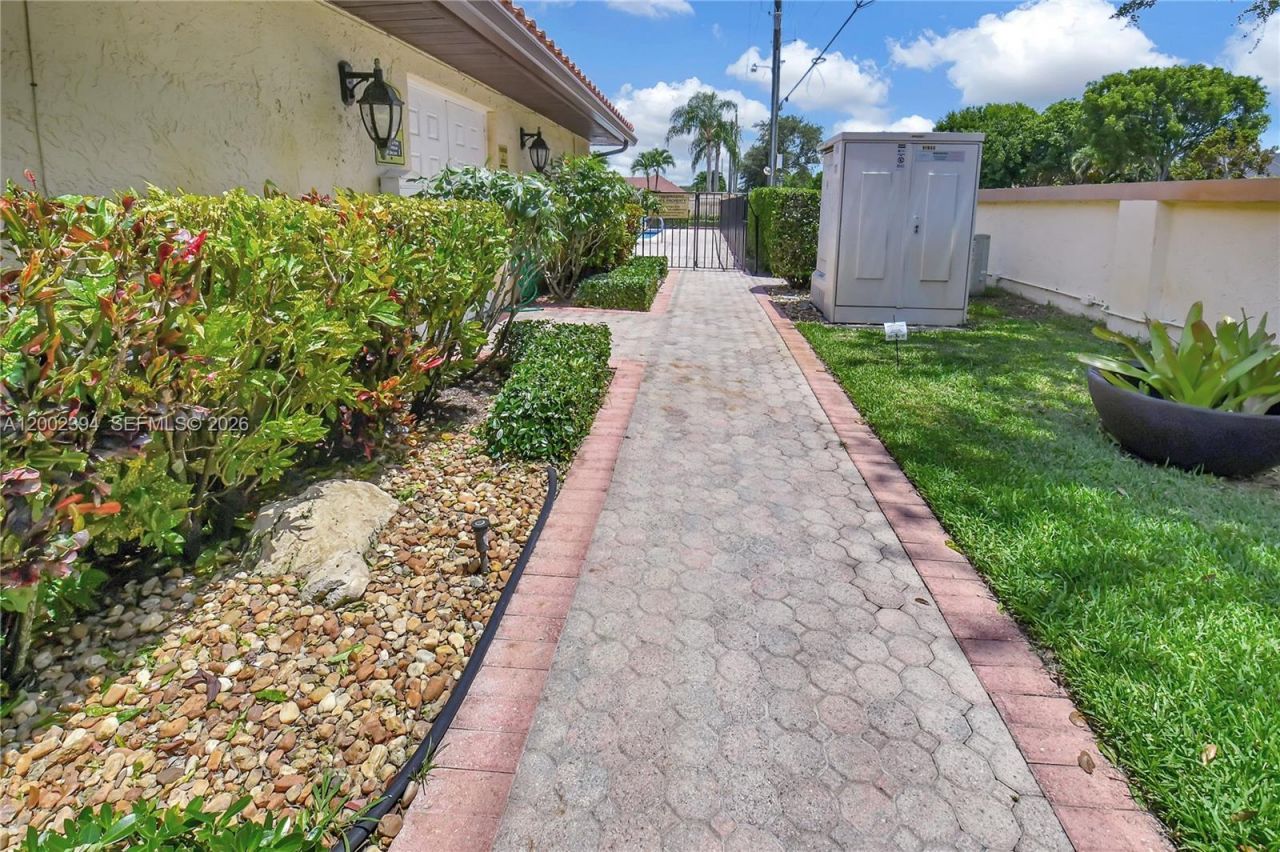 10982 S Greentrail Dr S, Boynton Beach, FL 33436 Photo