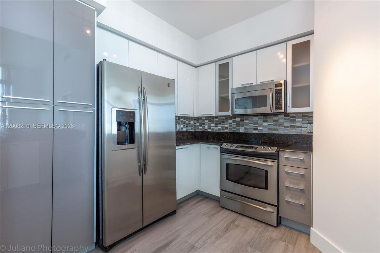 7900 Harbor Island Dr, Unit PH23, North Bay Village, FL 33141 Photo