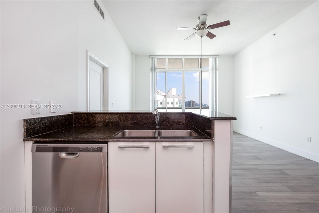 7900 Harbor Island Dr, Unit PH23, North Bay Village, FL 33141 Photo