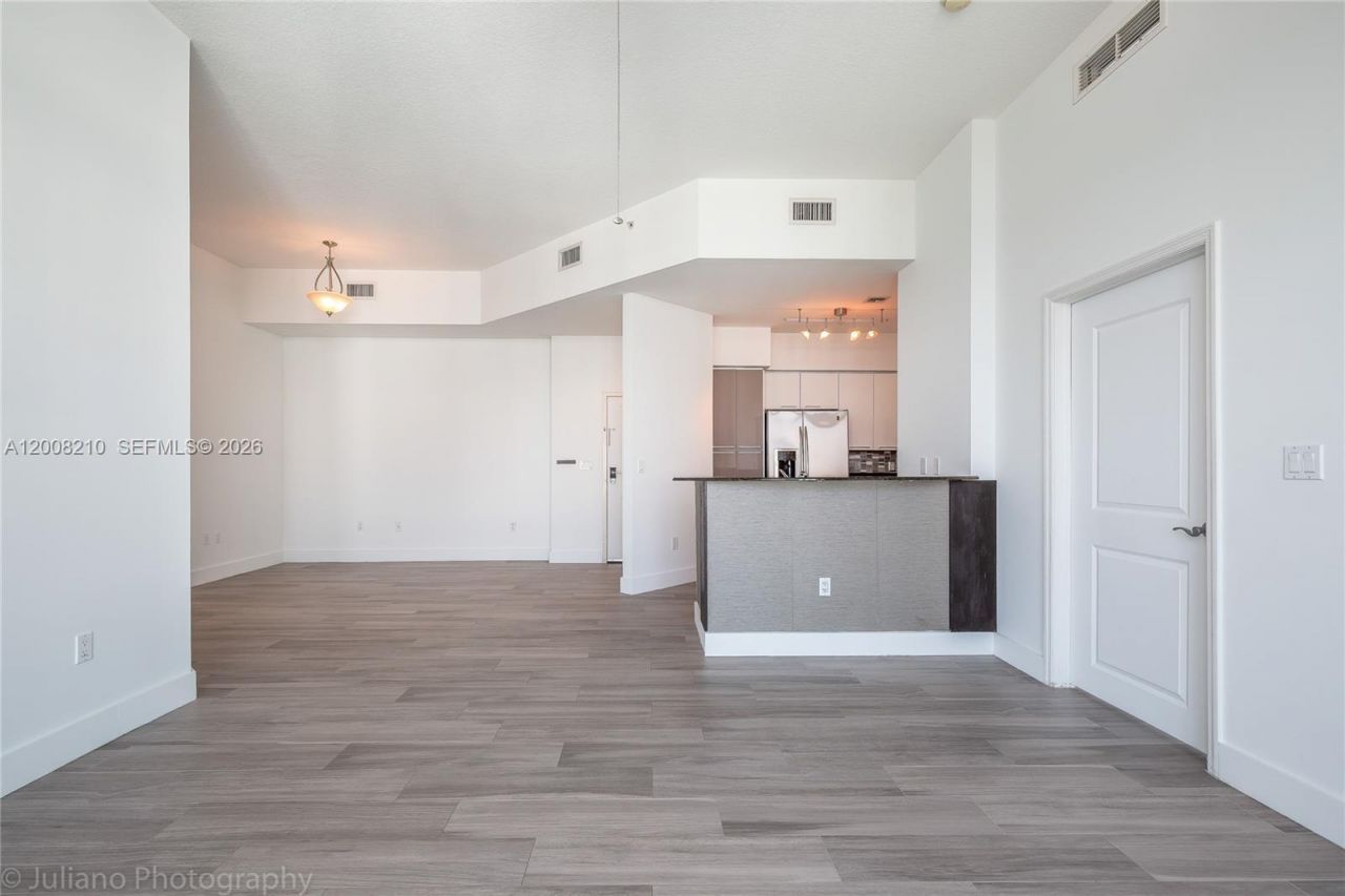 7900 Harbor Island Dr, Unit PH23, North Bay Village, FL 33141 Photo