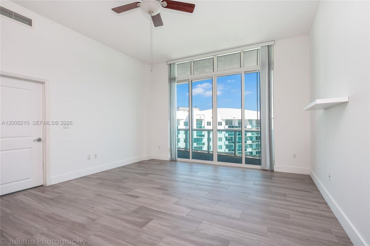 7900 Harbor Island Dr, Unit PH23, North Bay Village, FL 33141 Photo