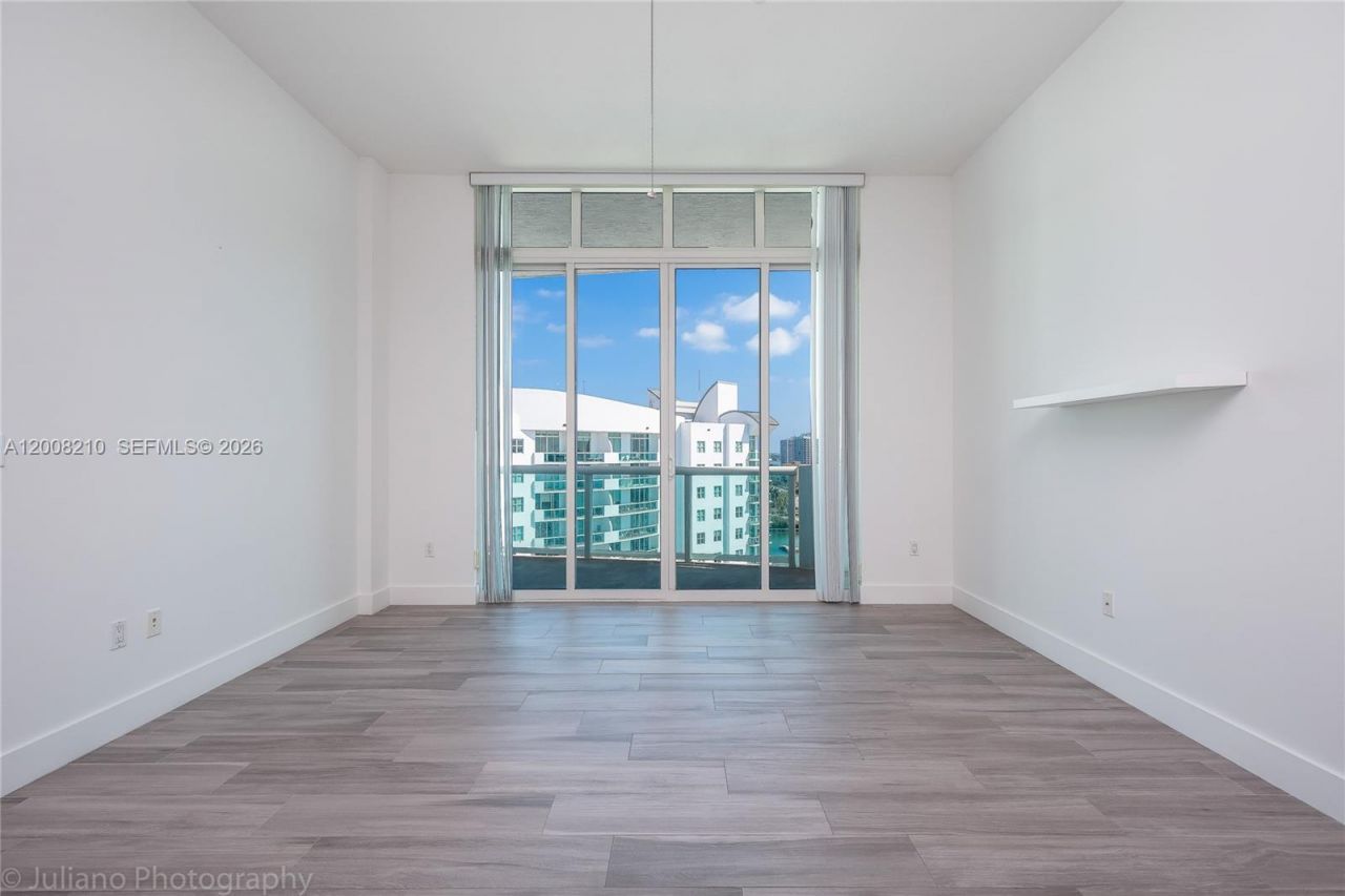 7900 Harbor Island Dr, Unit PH23, North Bay Village, FL 33141 Photo