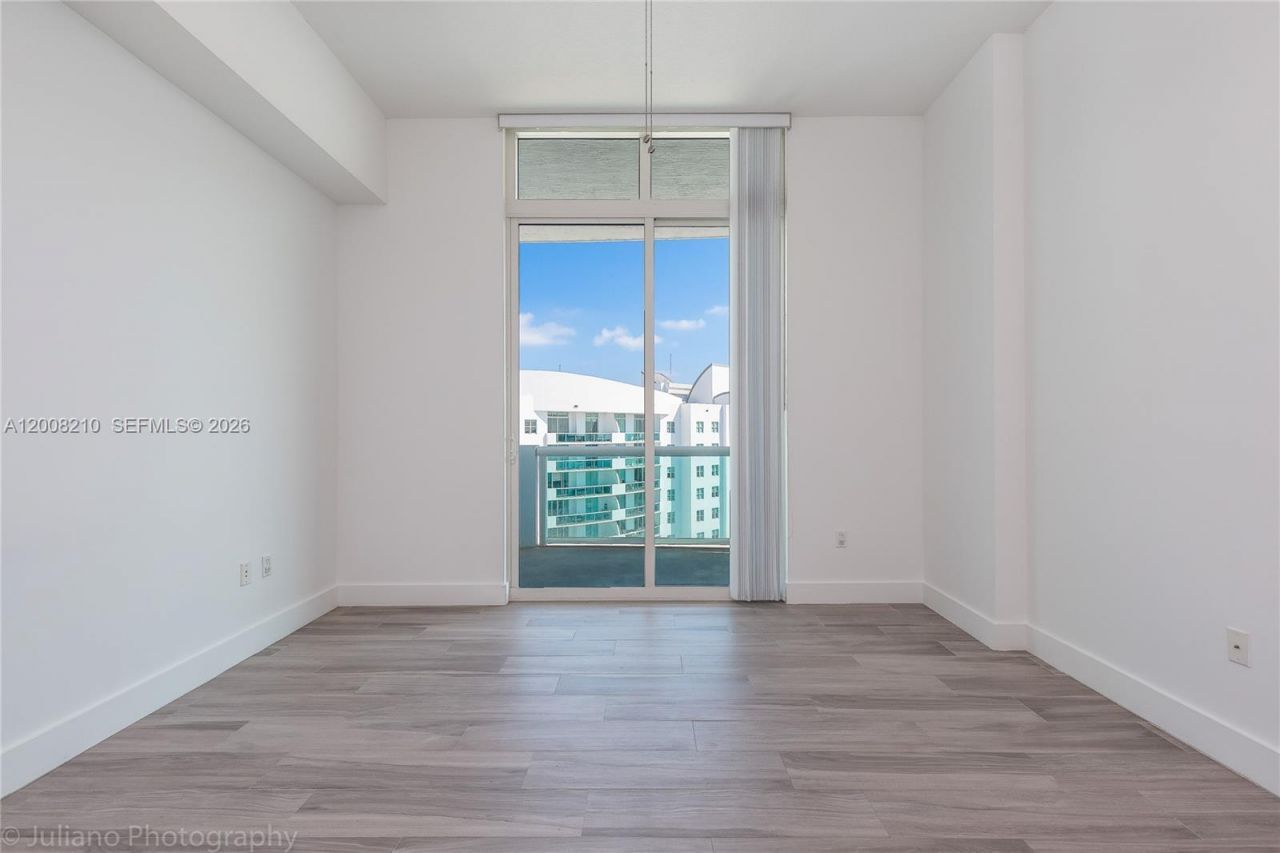 7900 Harbor Island Dr, Unit PH23, North Bay Village, FL 33141 Photo