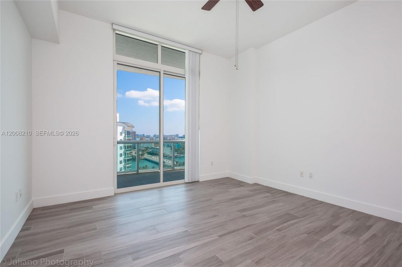 7900 Harbor Island Dr, Unit PH23, North Bay Village, FL 33141 Photo