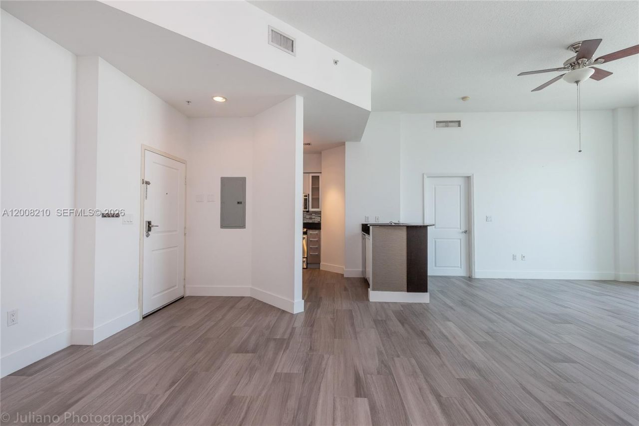 7900 Harbor Island Dr, Unit PH23, North Bay Village, FL 33141 Photo