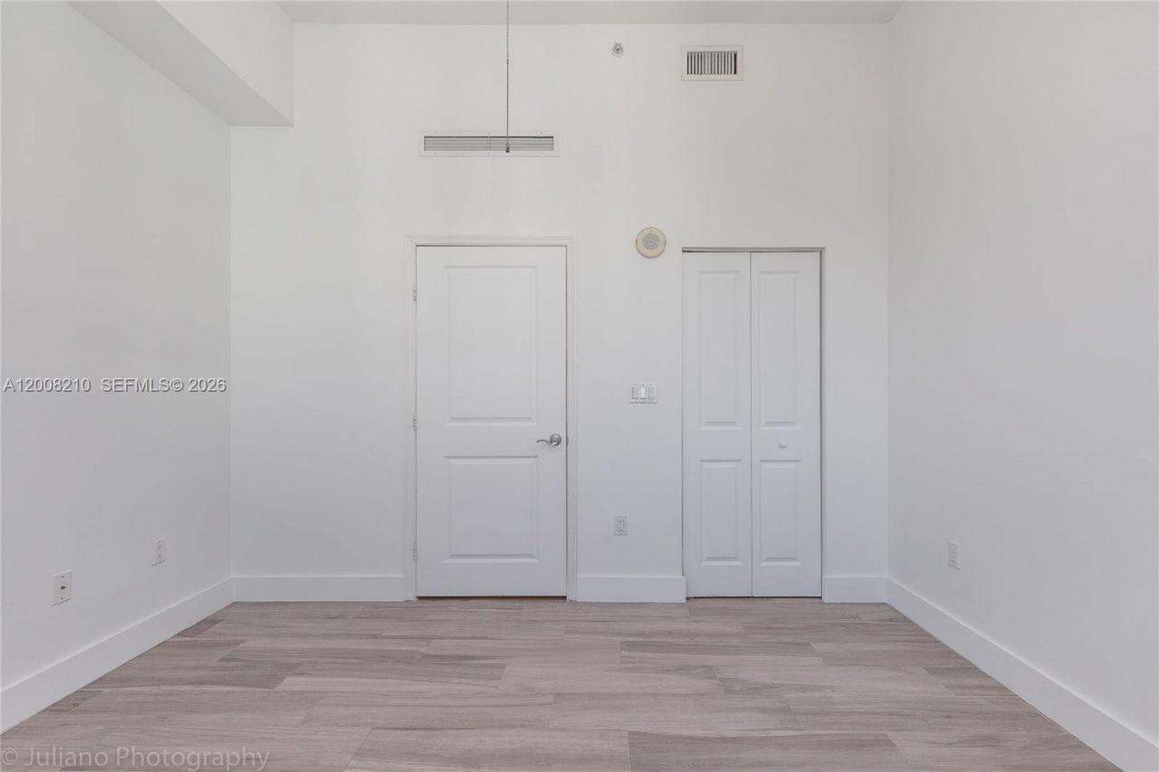 7900 Harbor Island Dr, Unit PH23, North Bay Village, FL 33141 Photo