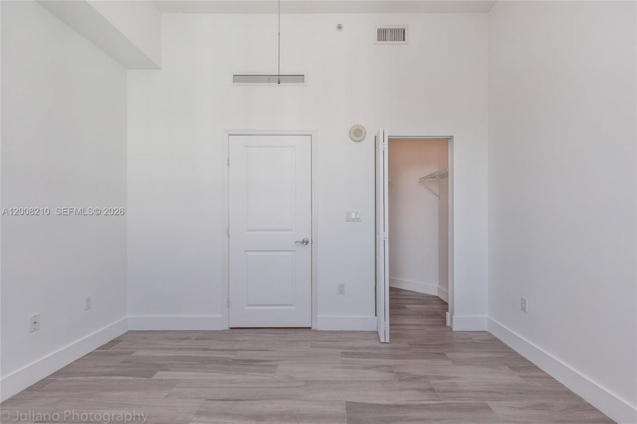 7900 Harbor Island Dr, Unit PH23, North Bay Village, FL 33141 Photo