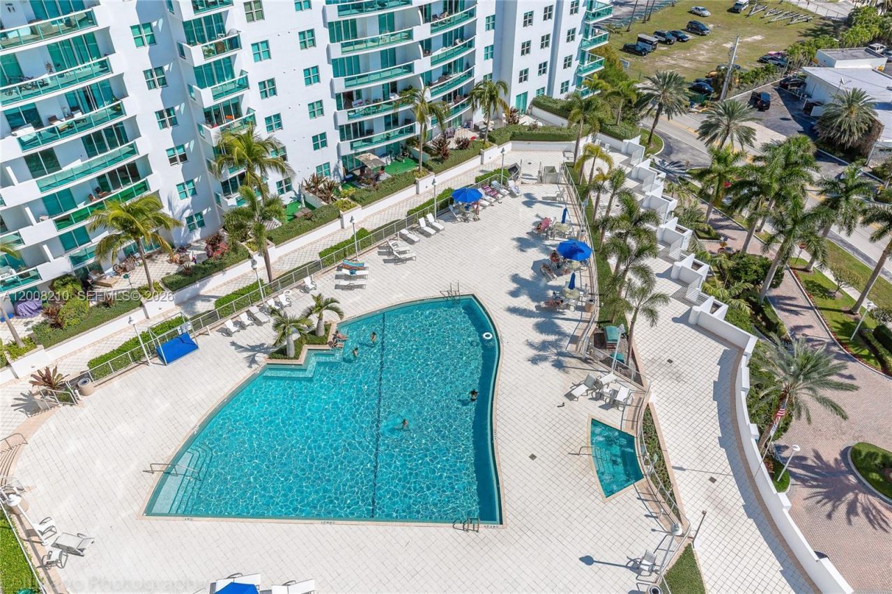 7900 Harbor Island Dr, Unit PH23, North Bay Village, FL 33141 Photo