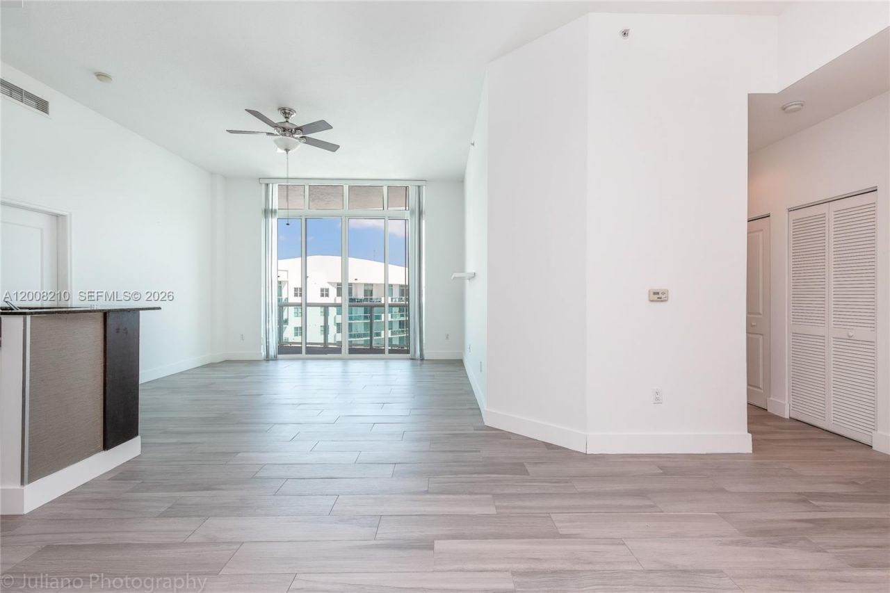 7900 Harbor Island Dr, Unit PH23, North Bay Village, FL 33141 Photo