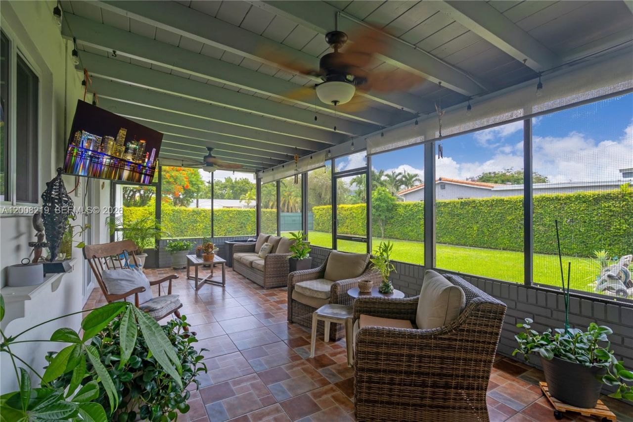 11206 SW 1st St, Sweetwater, FL 33174 Photo