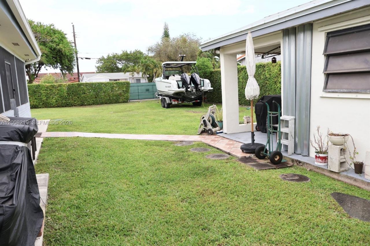 11206 SW 1st St, Sweetwater, FL 33174 Photo