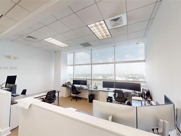 175 SW 7th St, Unit 1612, Miami, FL 33130