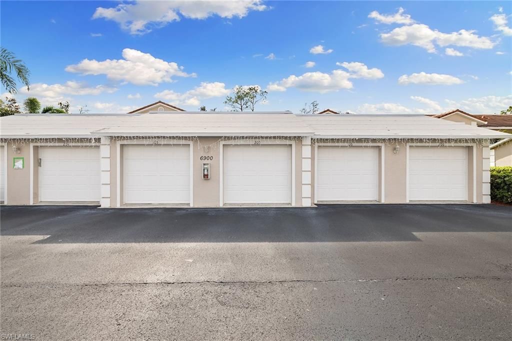 6900 Dennis Cir, Unit J-205, Naples, FL 34104 Photo