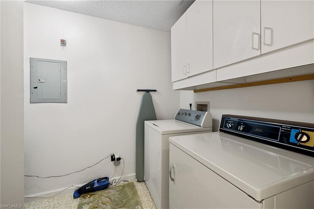 6900 Dennis Cir, Unit J-205, Naples, FL 34104 Photo