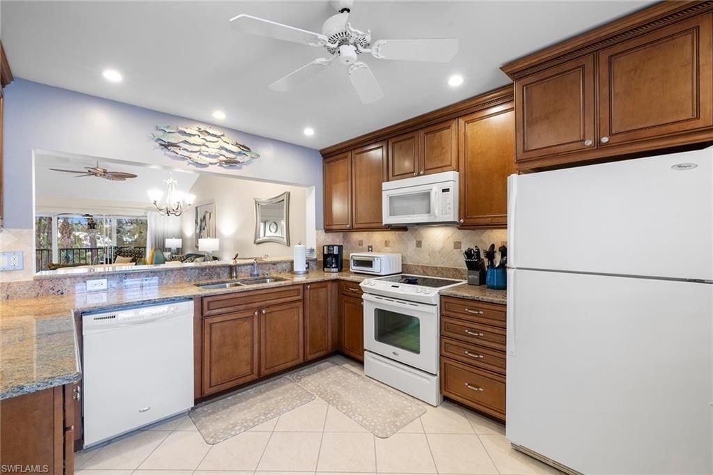 6900 Dennis Cir, Unit J-205, Naples, FL 34104 Photo