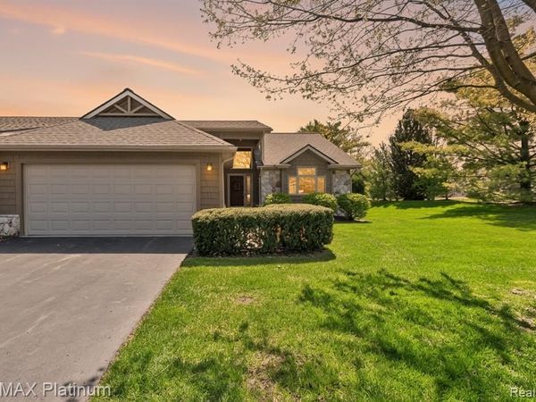 1127 Steph Steph Lane , Brighton, MI 48116